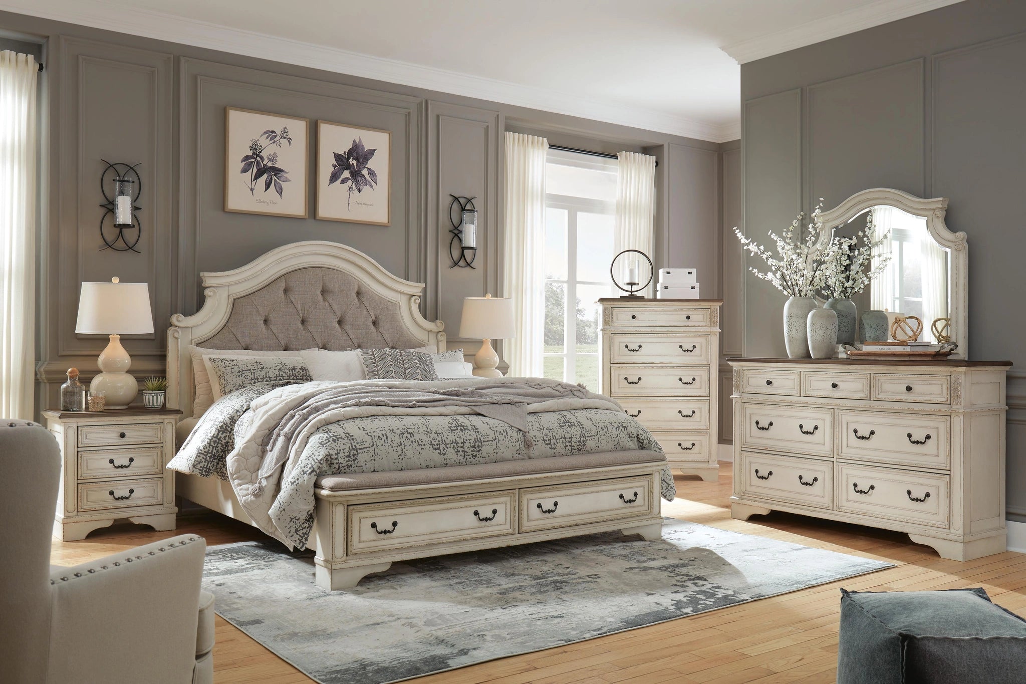 Realyn Bedroom Set