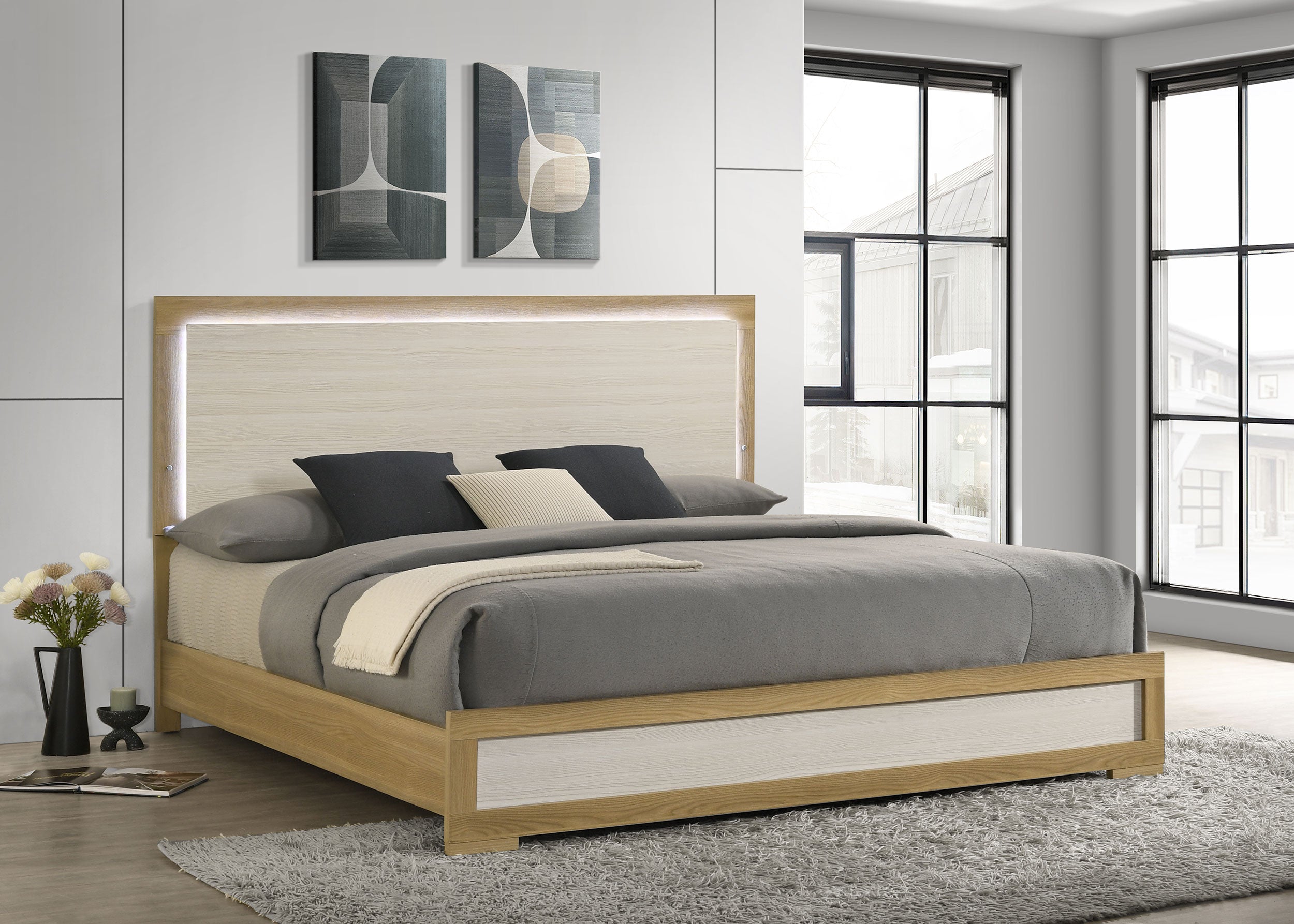 Hyland Eastern King & Queen Bed