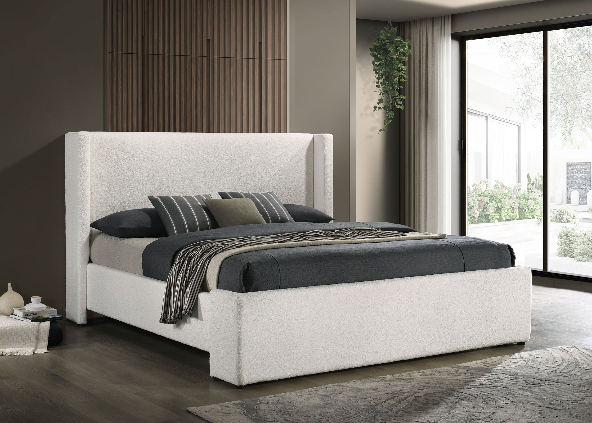 Alamosa Eastern King & Queen Bed