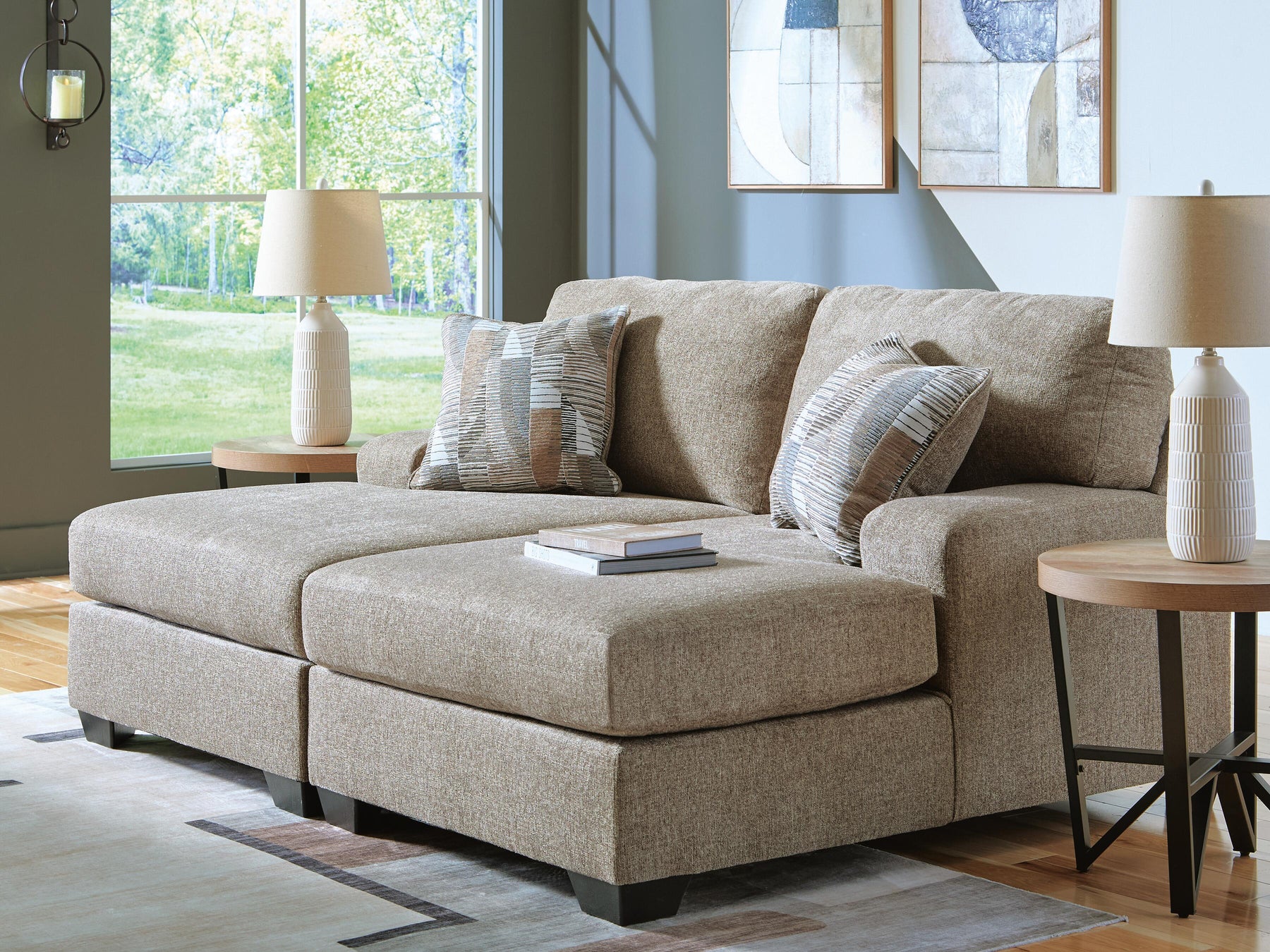 Newellen Super Chaise